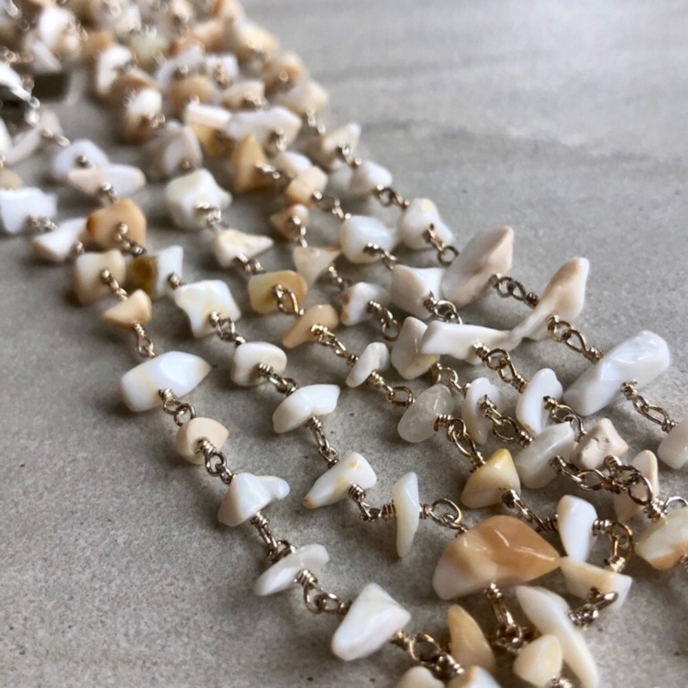 ❗️LAST❗️White Opal Chip Choker Necklace - Picture 2 of 5
